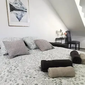 L'elegant Duplex - Clim I Wifi I Proche Du Centre-ville Appartement Miramas