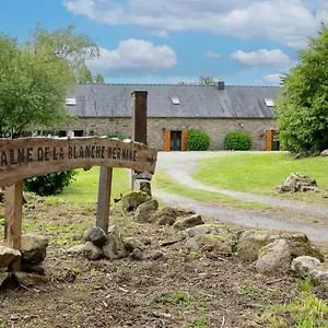 Domaine De La Blanche Hermine Hébergement de vacances Plounerin