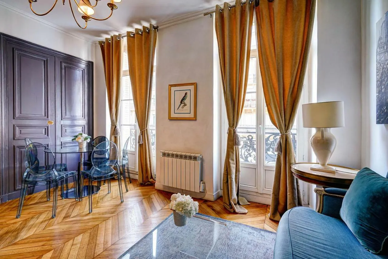 Apartments Du Louvre - Le Marais Paris